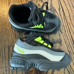 Nike toddler sneakers